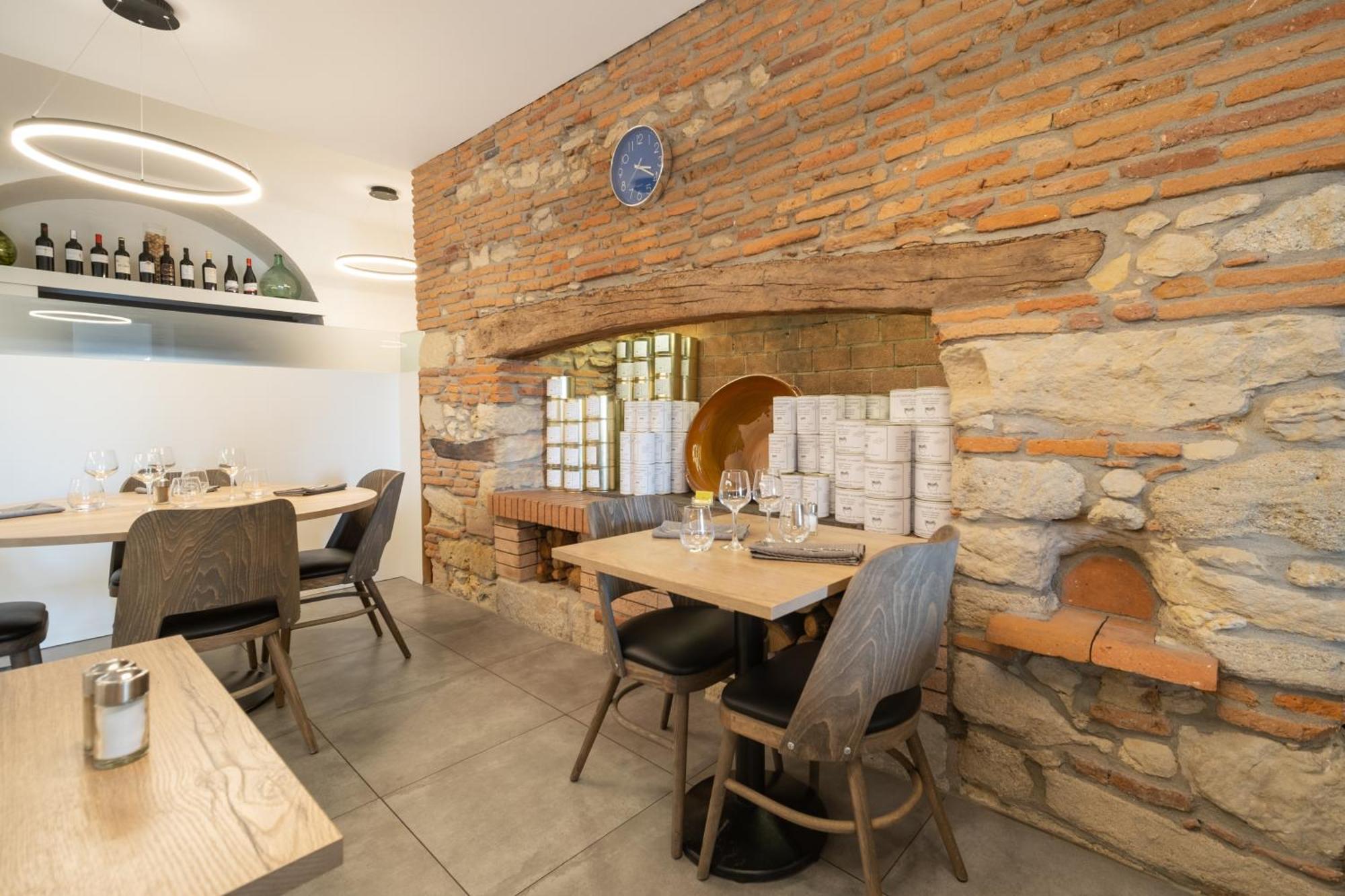 Hotel Restaurant Du Lauragais Logis De France Villefranche-de-Lauragais Bagian luar foto