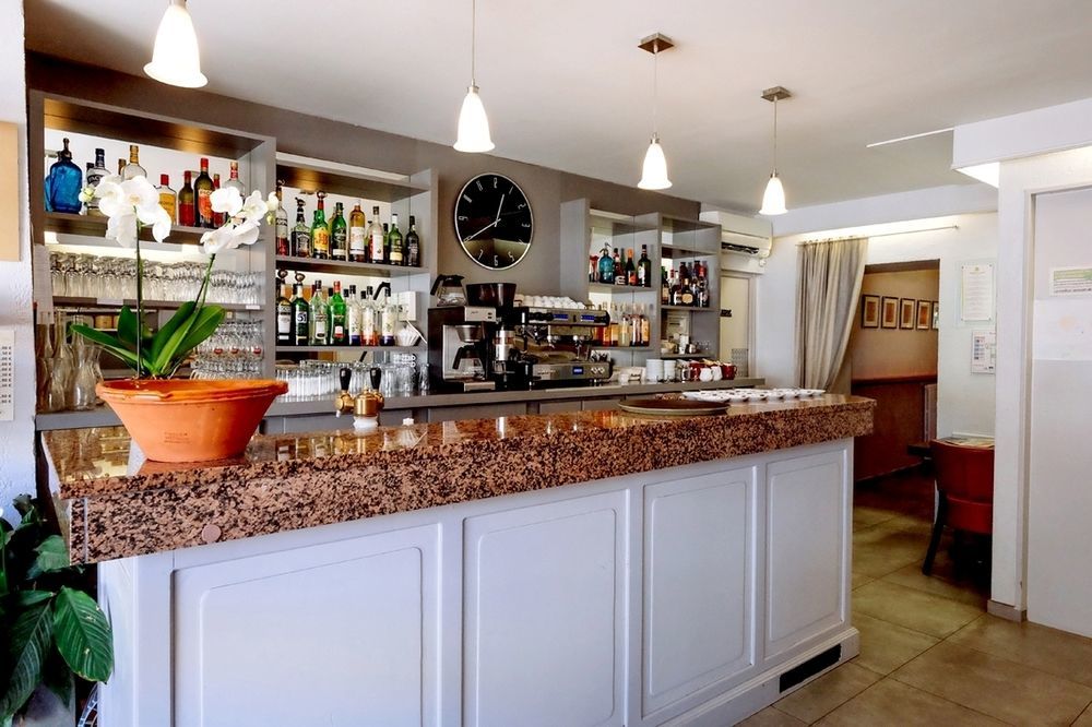 Hotel Restaurant Du Lauragais Logis De France Villefranche-de-Lauragais Bagian luar foto